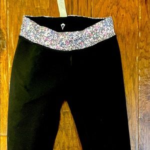 Ivivvia Girls size 10 leggings